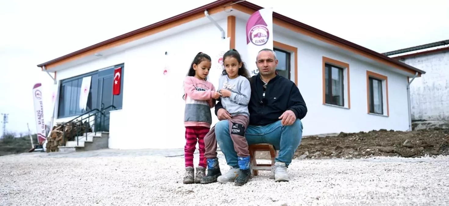 Elazığ\'da Yerinde Dönüşüm Projesi kapsamında ilk köy evi teslim edildi