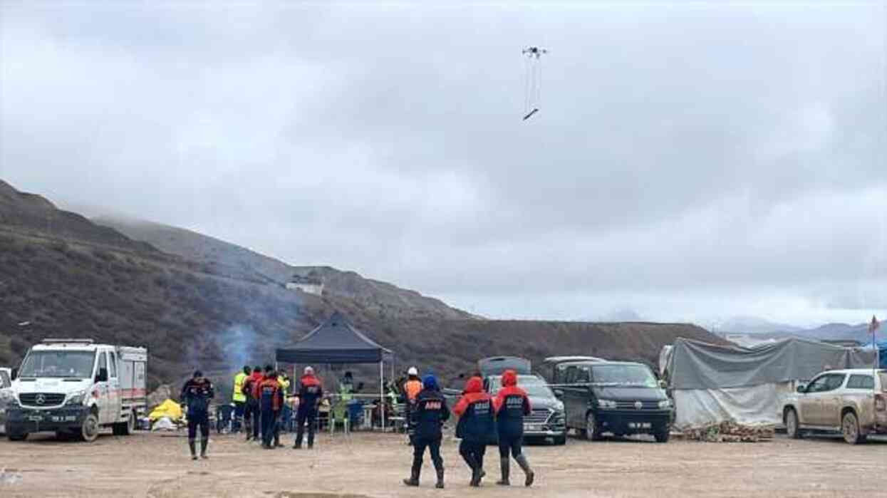 Erzincan'daki toprak kaymasında gözaltına alınanlar arasında firmanın Kanadalı yetkilisi de var Erzincan'daki toprak kaymasında gözaltına alınanlar arasında firmanın Kanadalı yetkilisi de var
