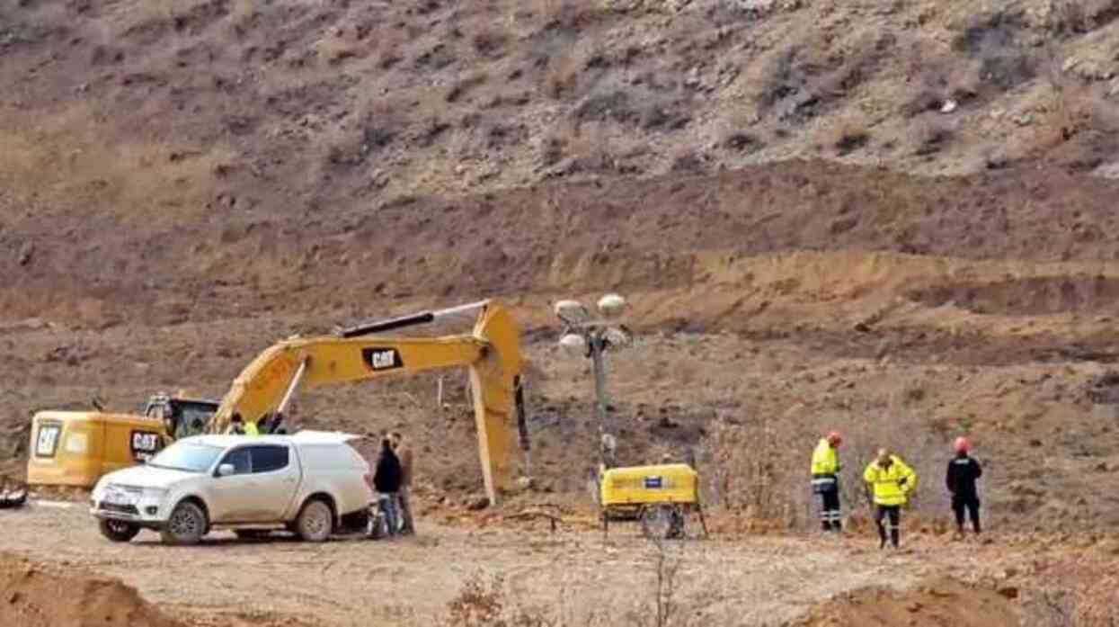 Erzincan'daki toprak kaymasında gözaltına alınanlar arasında firmanın Kanadalı yetkilisi de var Erzincan'daki toprak kaymasında gözaltına alınanlar arasında firmanın Kanadalı yetkilisi de var