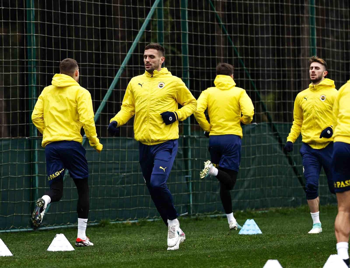 Fenerbahçe, Çaykur Rizespor maçı için hazırlıklarını sürdürdü