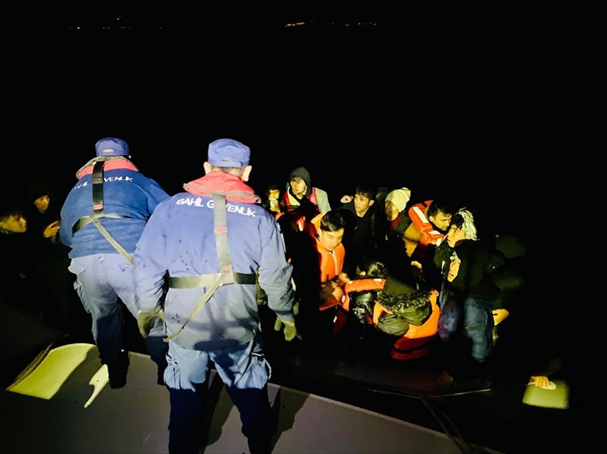 Muğla\'nın Fethiye ilçesinde 37 düzensiz göçmen yakalandı