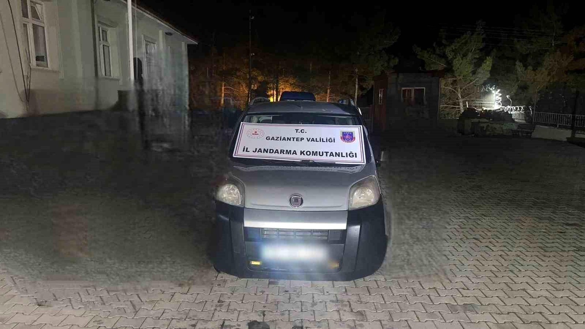 Gaziantep\'te 8 Göçmen Kaçakçılığı Organizatörü Yakalandı