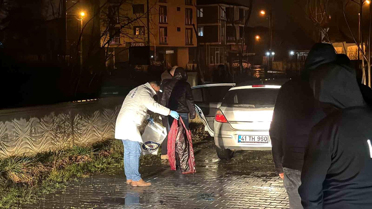 Düzce\'de Eşiyle Tartışan Koca ve Karısı Birbirlerini Yaraladı