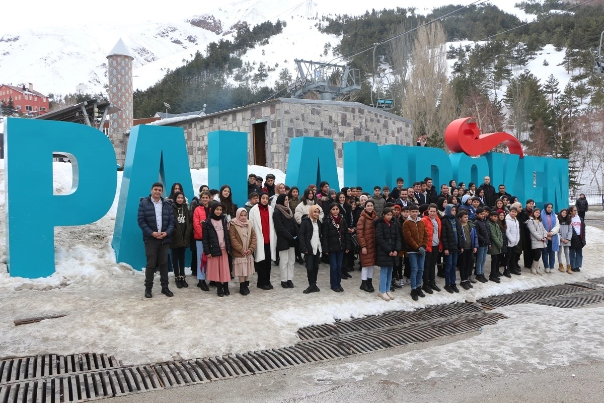 Karlıova\'da Dereceye Giren Öğrencilere Erzurum Gezisi