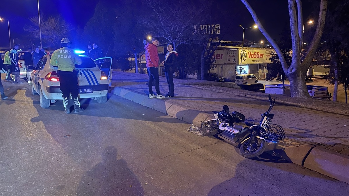 Kayseri\'de hafif ticari araç çarpması sonucu elektrikli bisiklet sürücüsü yaralandı