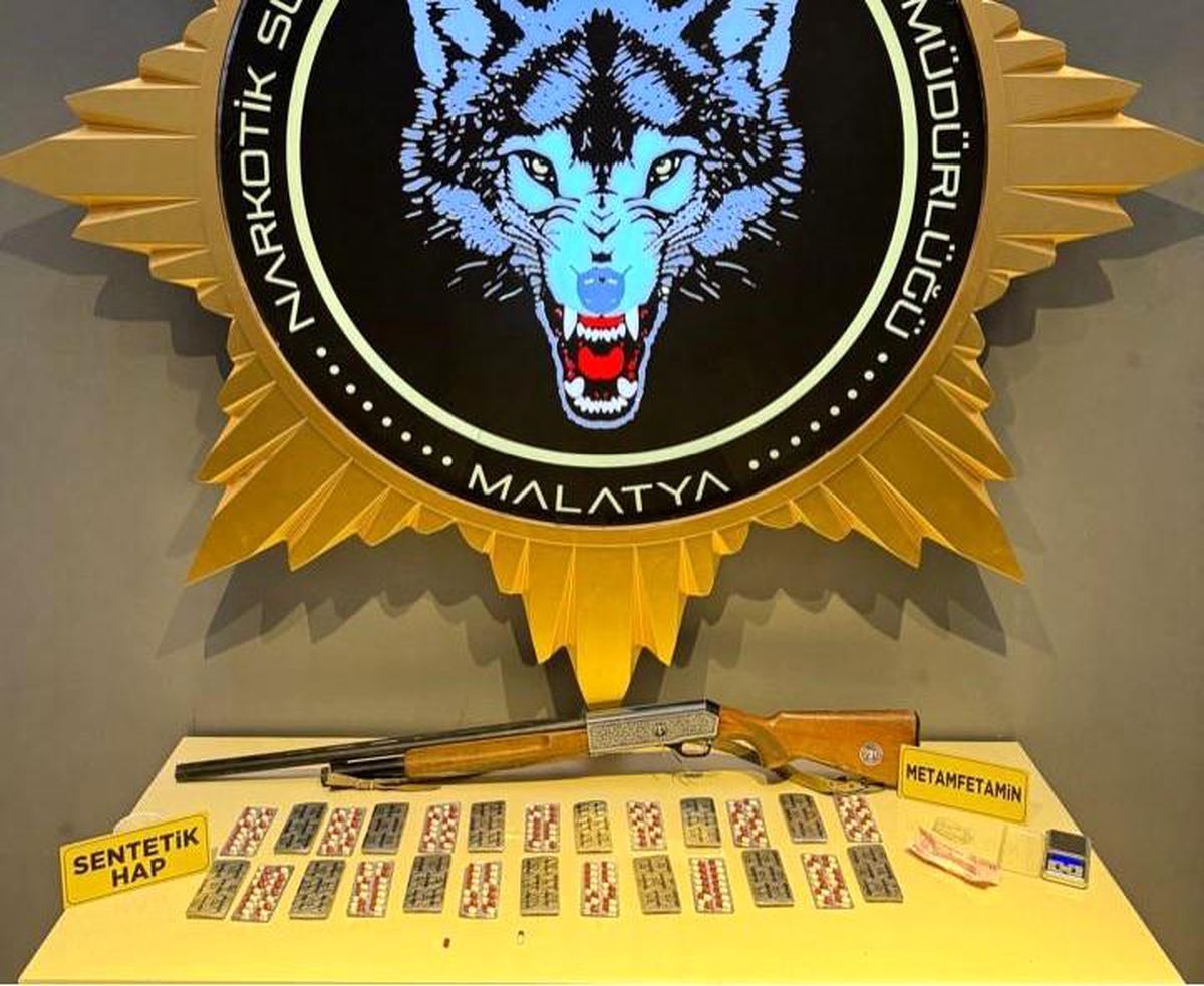 Malatya\'da Torbacılara Operasyon: Yeşil Reçeteye Tabi Hap ve Metamfetamin Ele Geçirildi