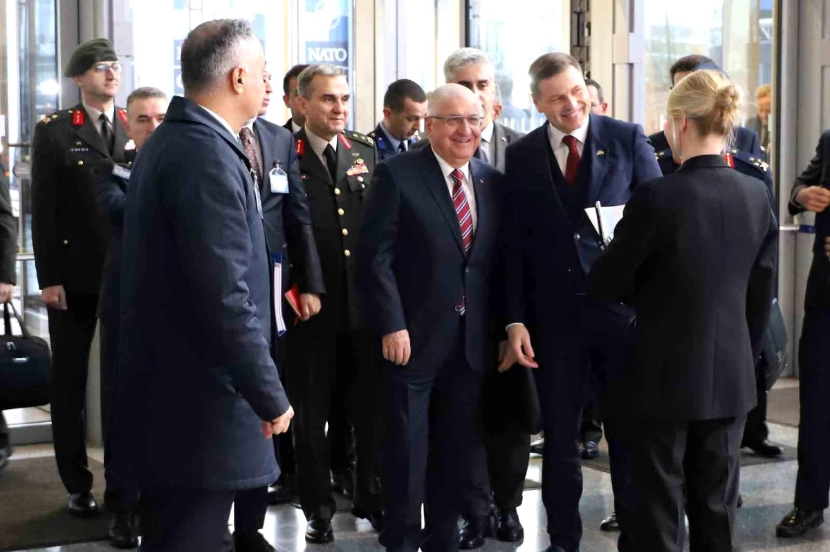 Milli Savunma Bakanı Yaşar Güler, NATO Savunma Bakanları Toplantısı\'na katılmak üzere Brüksel\'e gitti
