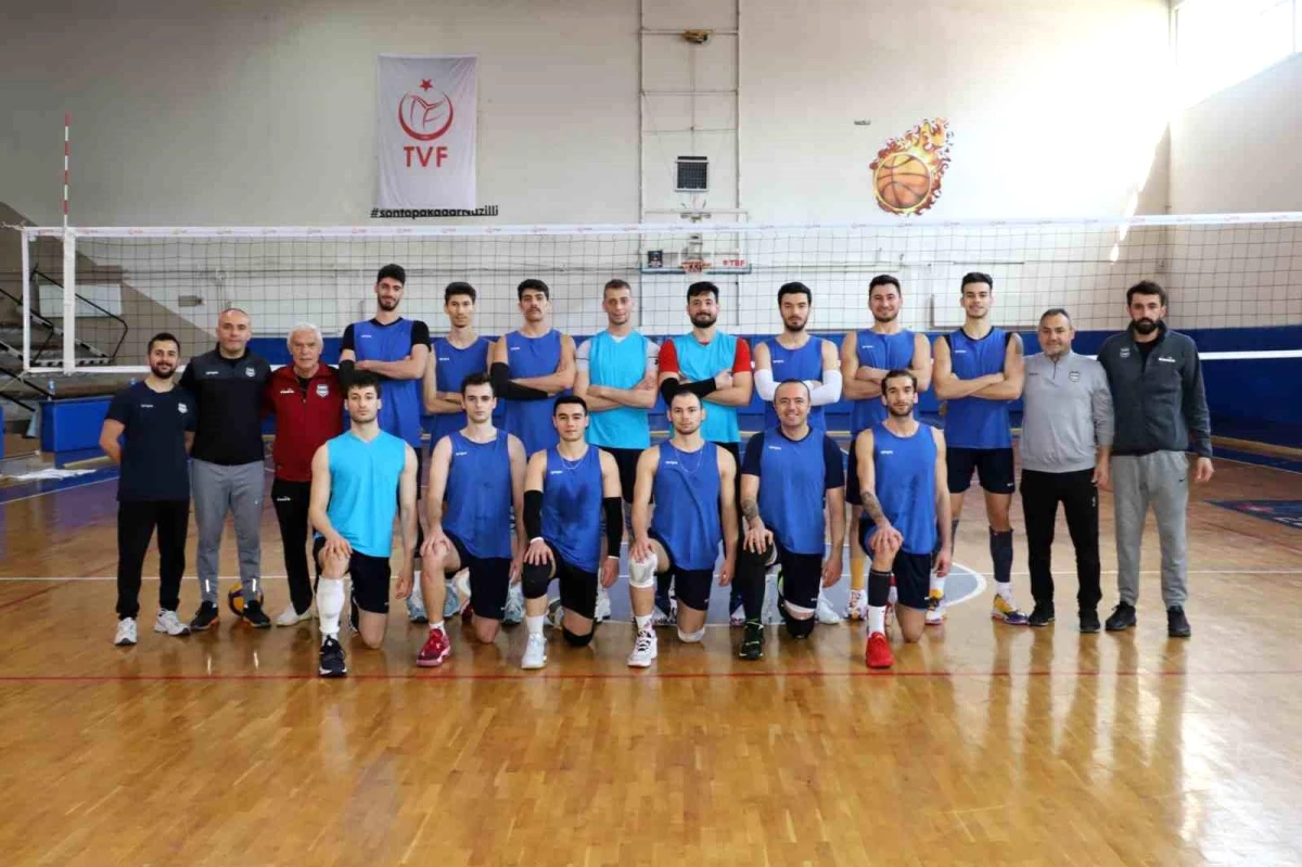 Nazilli Belediyespor Voleybol Takımı 1. Lig\'e yükselme maçlarına hazırlanıyor