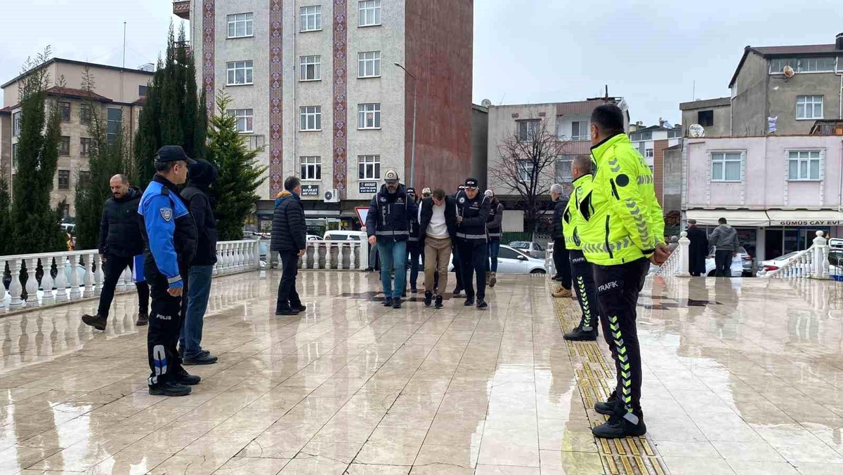 Ünye\'deki Otele Silahlı Saldırıda Bulunan 3 Şüpheli Adliyeye Sevk Edildi