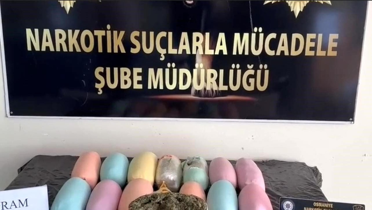 Osmaniye\'de Otomobilde 10 Kilo Skunk Ele Geçirildi, 5 Kişi Tutuklandı