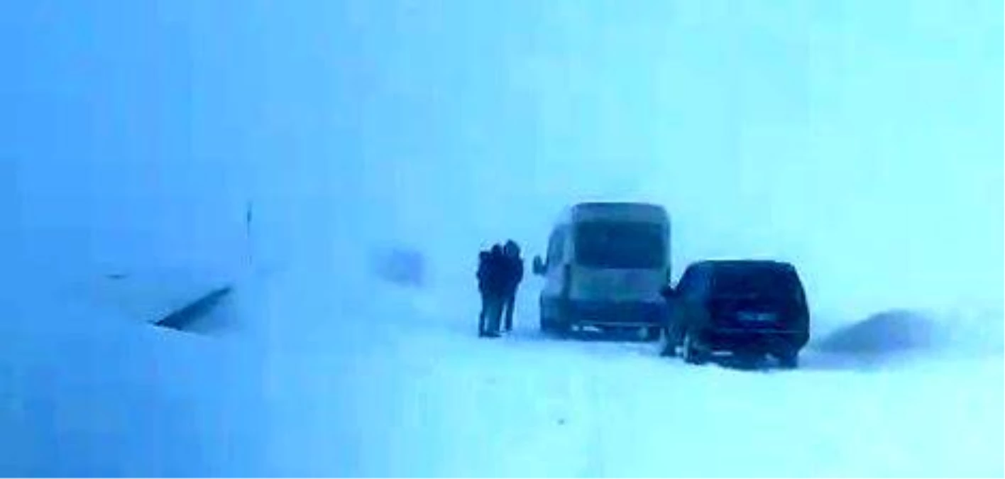 Erzurum-Tekman karayolu Palandöken mevkiinde mahsur kalan sürücüler kurtarıldı