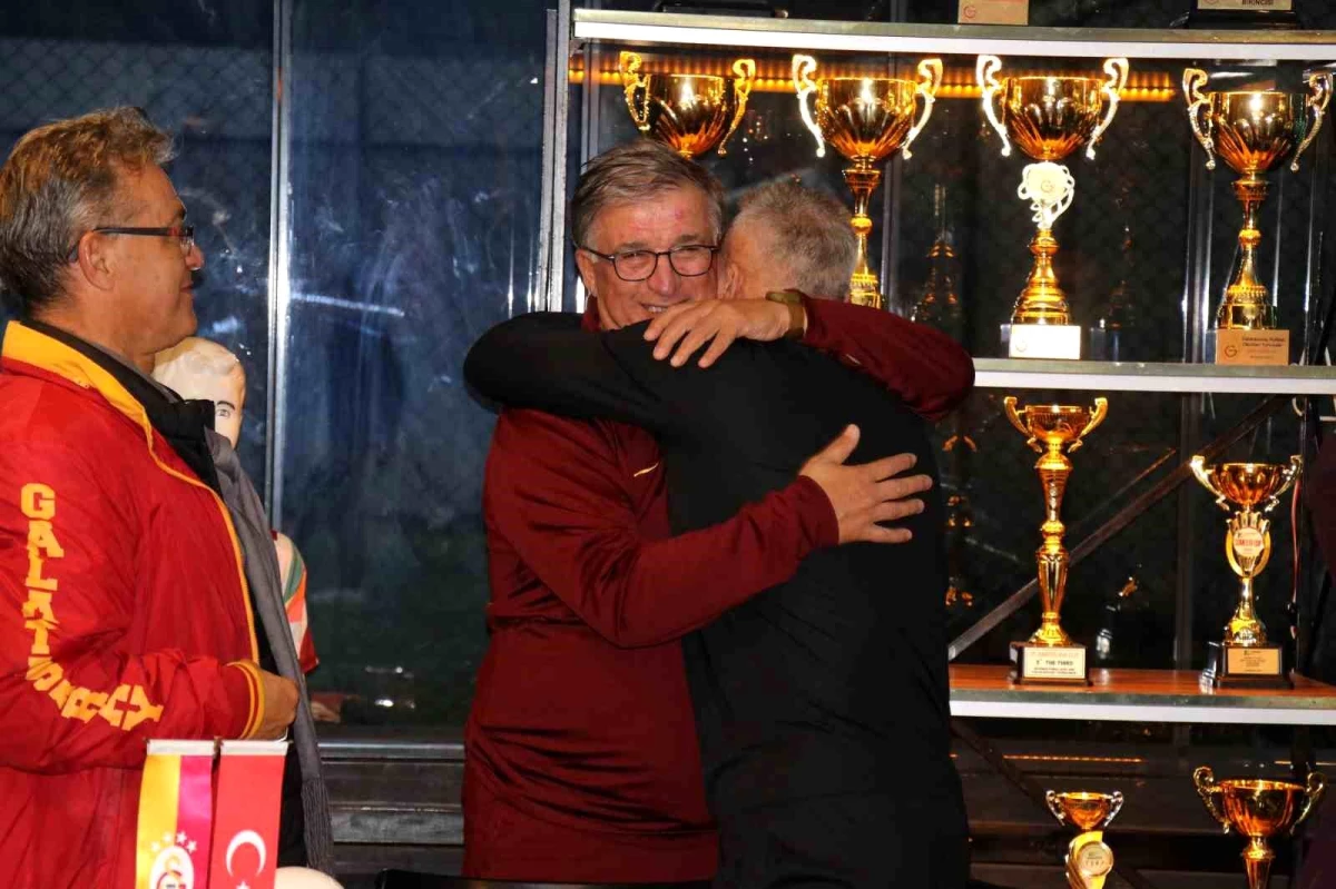 Galatasaraylı eski futbolcu Mustafa Kocabey, Denizli Galatasaray Futbol Okulları\'nın başına geçti
