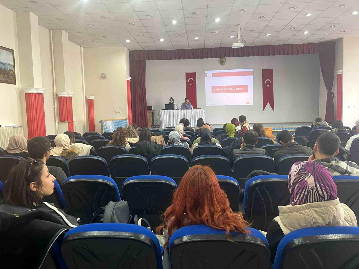 Bilecik Şiddet Önleme ve İzleme Merkezi Müdürlüğü\'nden \'Kadına Yönelik Şiddetle Mücadele Farkındalık\' eğitimi