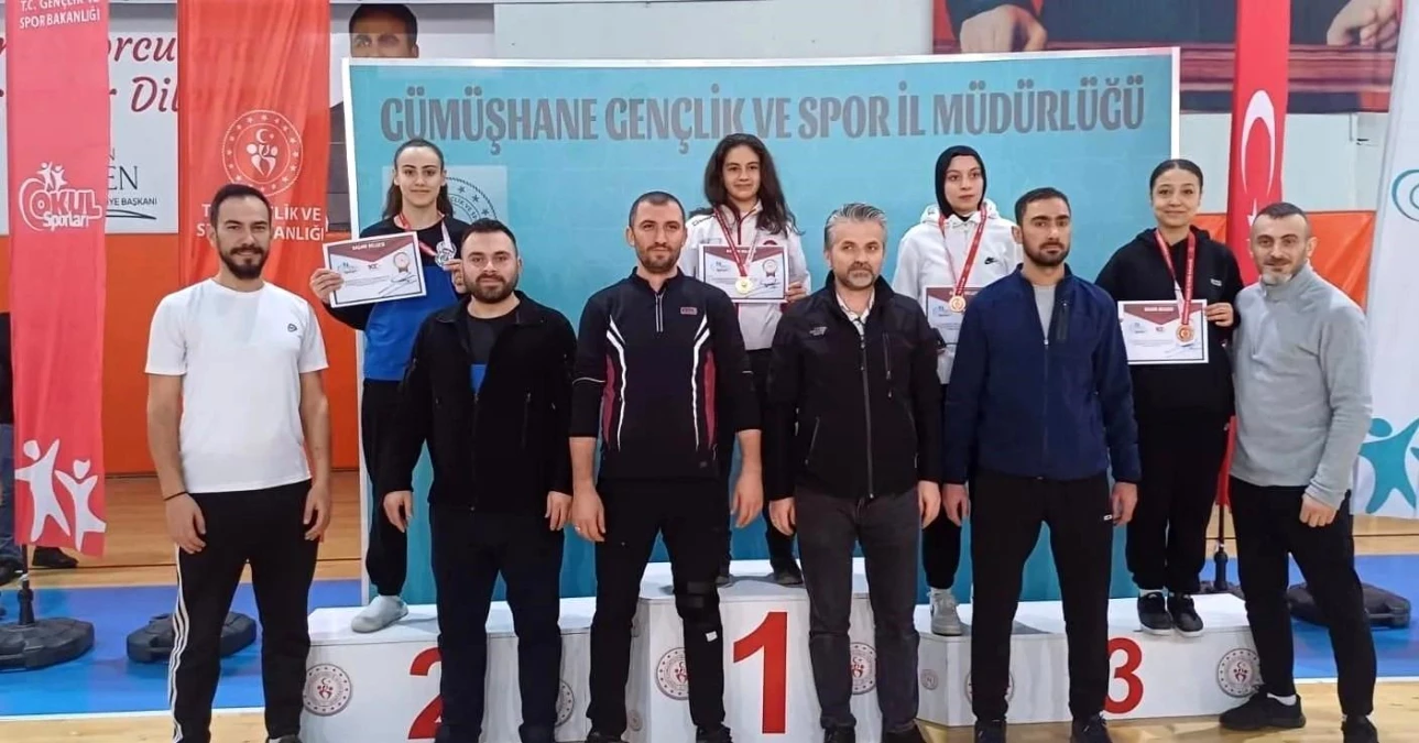 Sivas Ekibi Gümüşhane\'deki Karate Müsabakalarında 7 Madalya Kazandı