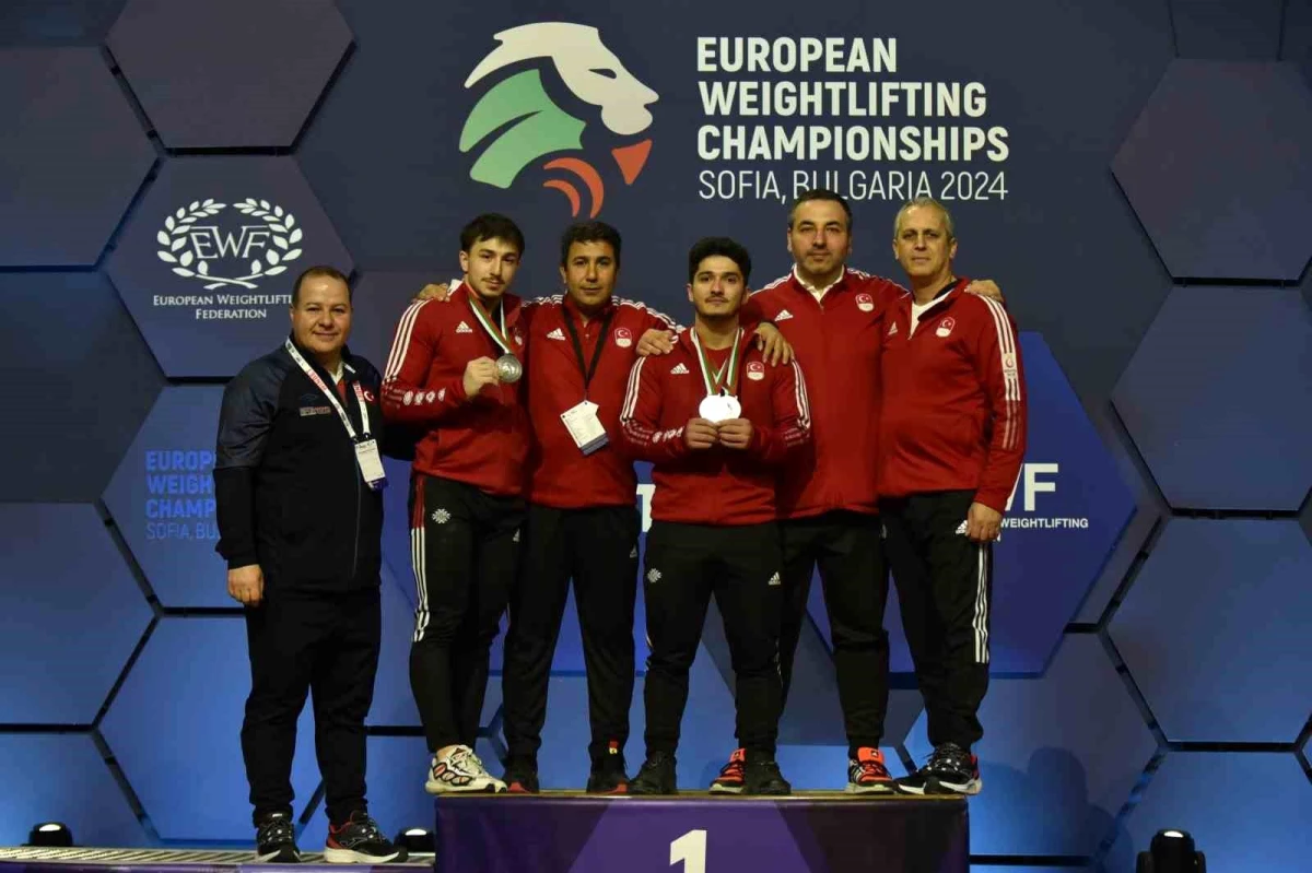 Avrupa Halter Şampiyonası\'nda Türk sporcular madalyalar kazandı