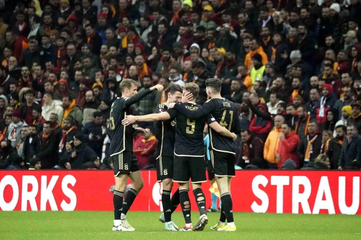 Galatasaray, Sparta Prag\'ı 3-2 mağlup etti