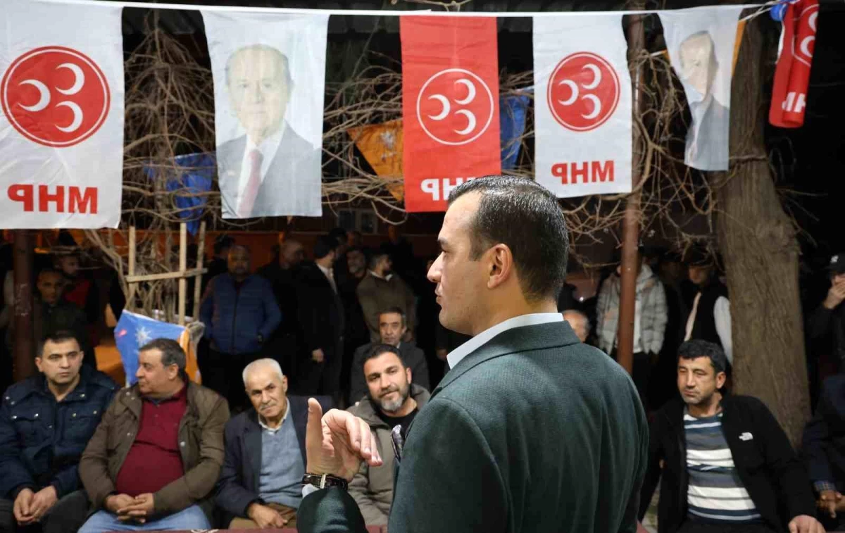 Aydın\'da Cumhur İttifakı\'nın MHP\'li Belediye Başkanı Burak Pehlivan, Pınardere Köyü\'nde halkla buluştu