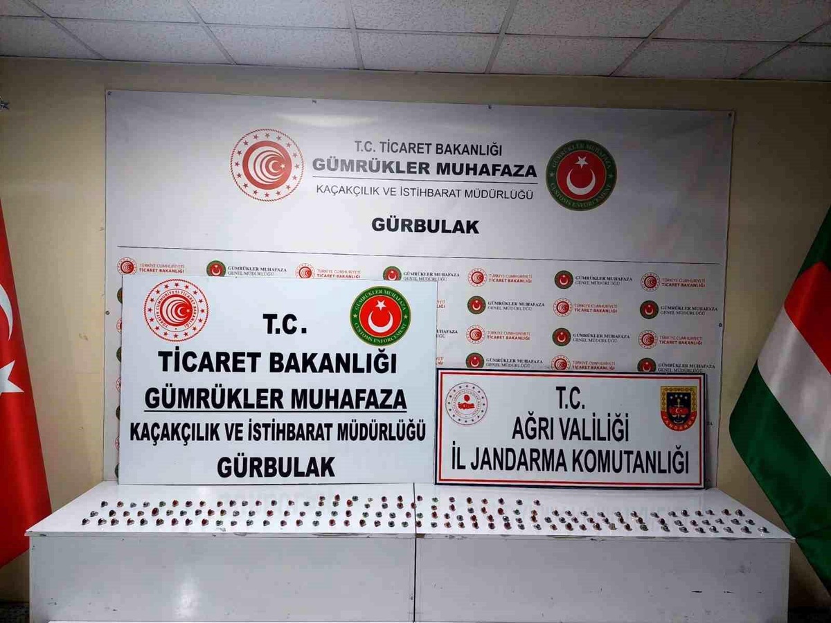Ağrı\'da Yolcu Otobüsünde 250 Bin Lira Değerinde Gümrük Kaçağı Gümüş Yüzük Ele Geçirildi