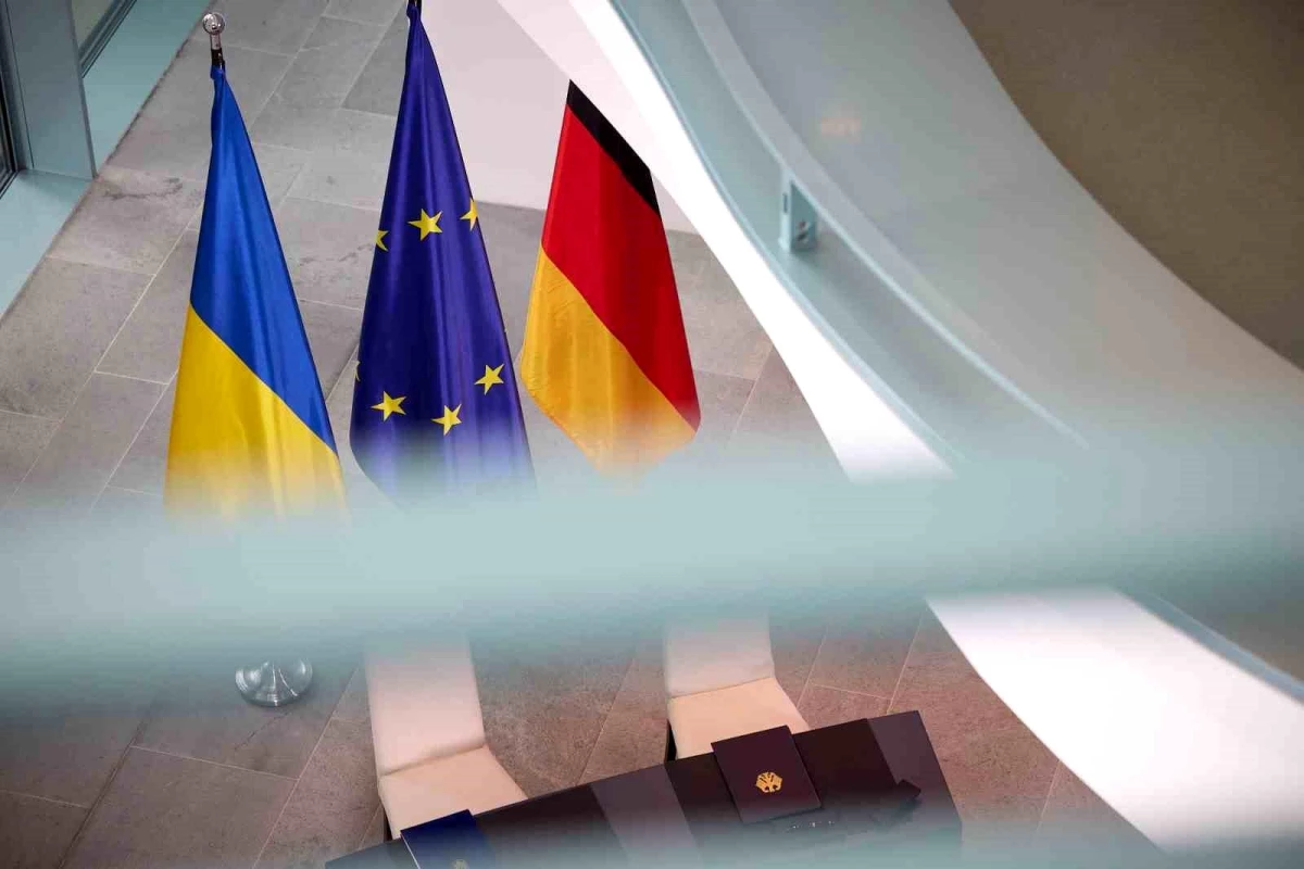 Almanya ve Ukrayna Arasında 10 Yıl Süreli Güvenlik İşbirliği Anlaşması İmzalandı