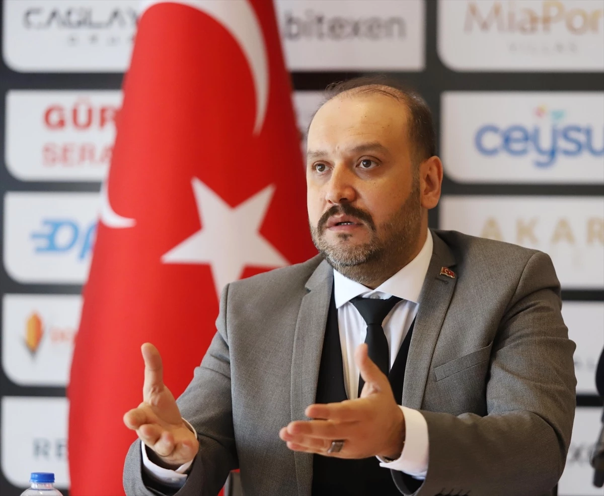 Antalyaspor Başkan Vekili: Sergen Yalçın, üç katı teklif almasına rağmen Antalyaspor\'u tercih etti