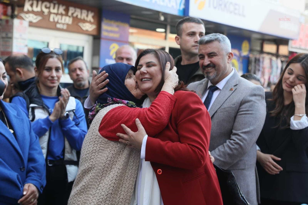 Aydın Büyükşehir Belediye Başkanı Özlem Çerçioğlu İncirliova\'da Pazar Ziyareti Yaptı