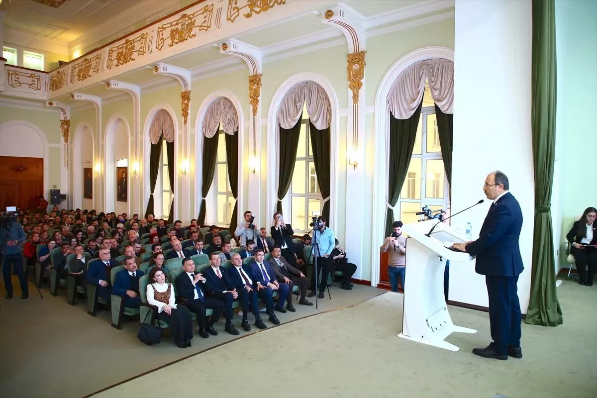 Bakü\'de düzenlenen panelde güç savaşları ve Güney Kafkasya ele alındı