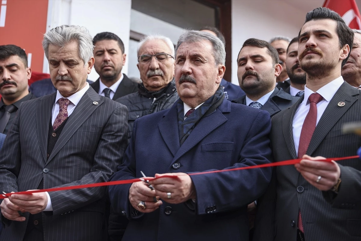 BBP Genel Başkanı Mustafa Destici, CHP\'yi sloganlarını kullanmamaları konusunda uyardı