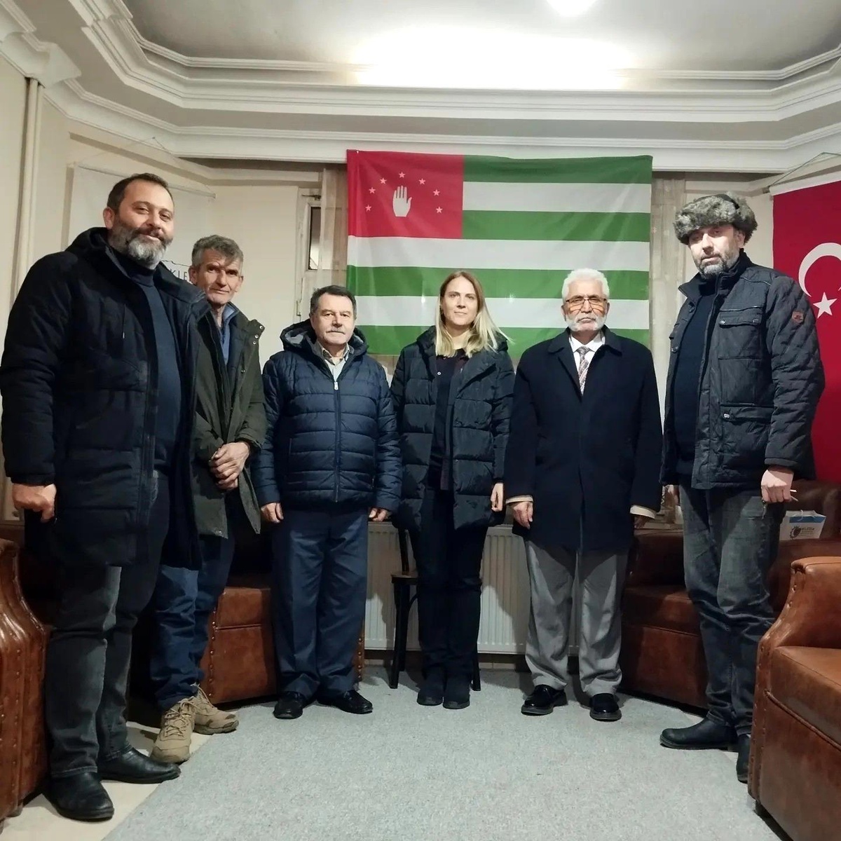 Bilecik Abhaz Derneği Başkanı Bülent Erkut Akmanlar\'ın ani ölümü sonrası yeni başkan Ayşin Yardımcı oldu