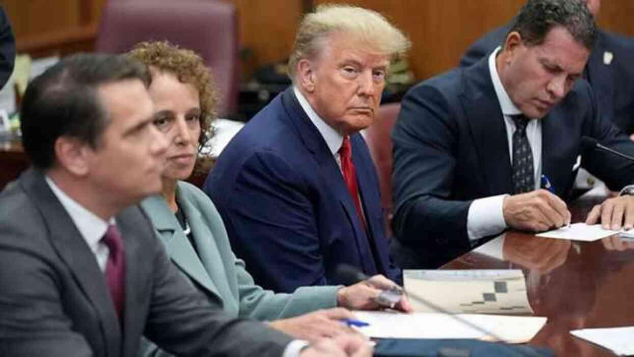 Donald Trump, New York'ta emlak sektöründe dolandırıcılıktan yargılandığı davada 354,9 milyon dolar para cezasına çarptırıldı Donald Trump, New York'ta emlak sektöründe dolandırıcılıktan yargılandığı davada 354,9 milyon dolar para cezasına çarptırıldı