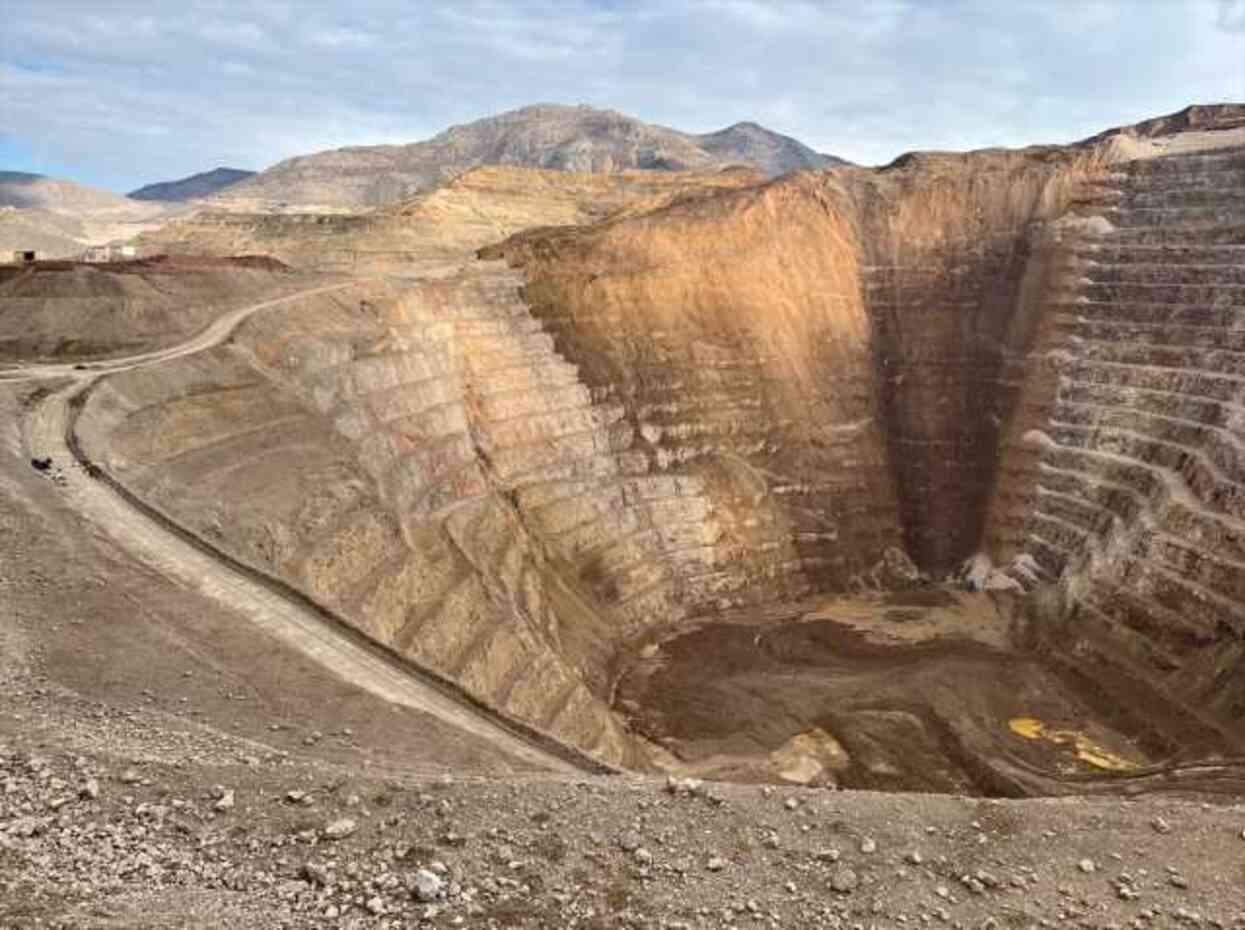 Erzincan'da maden ocağı heyelanında 3 işçinin manganez ocağında olduğu ihtimali üzerinde duruluyor Erzincan'da maden ocağı heyelanında 3 işçinin manganez ocağında olduğu ihtimali üzerinde duruluyor