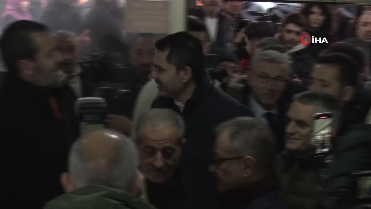 İBB Başkan Adayı Murat Kurum, Eyüpsultan esnafını ve AK Nokta\'yı ziyaret etti