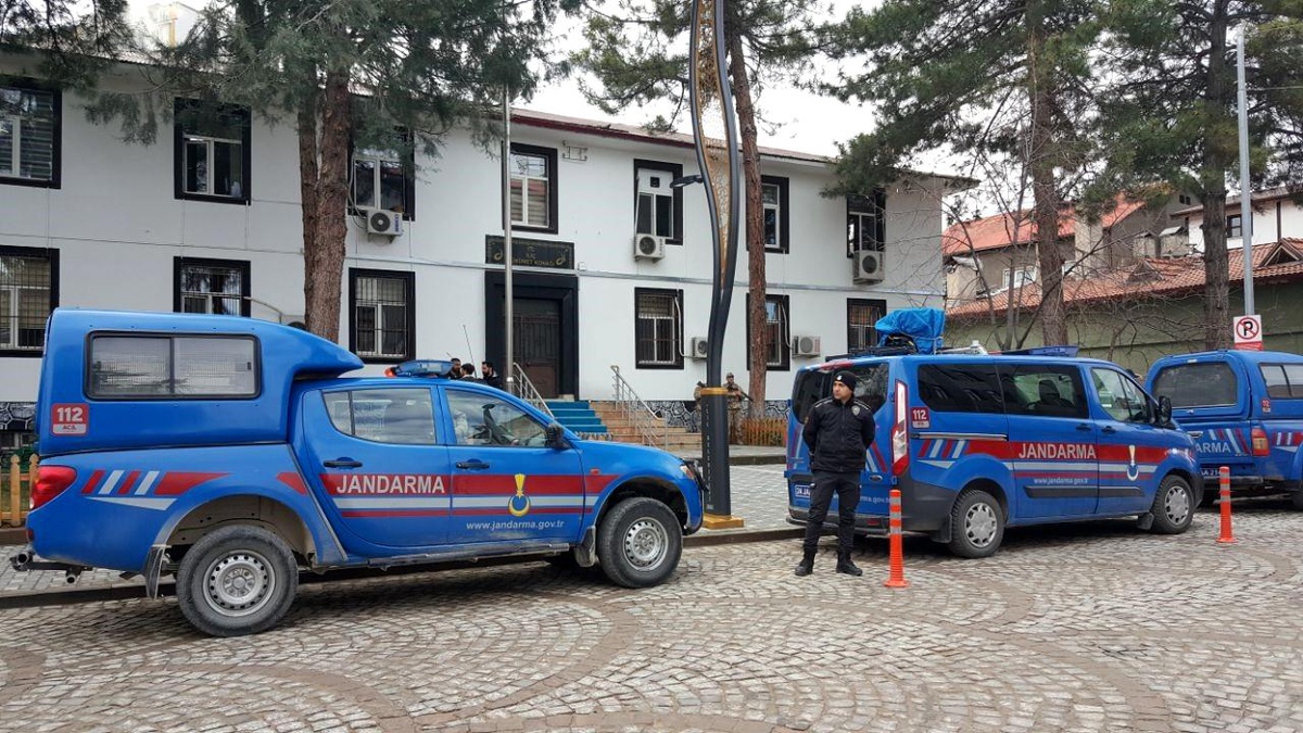 Erzincan\'da maden sahasında toprak kayması olayına ilişkin 8 şüpheli adliyeye sevk edildi