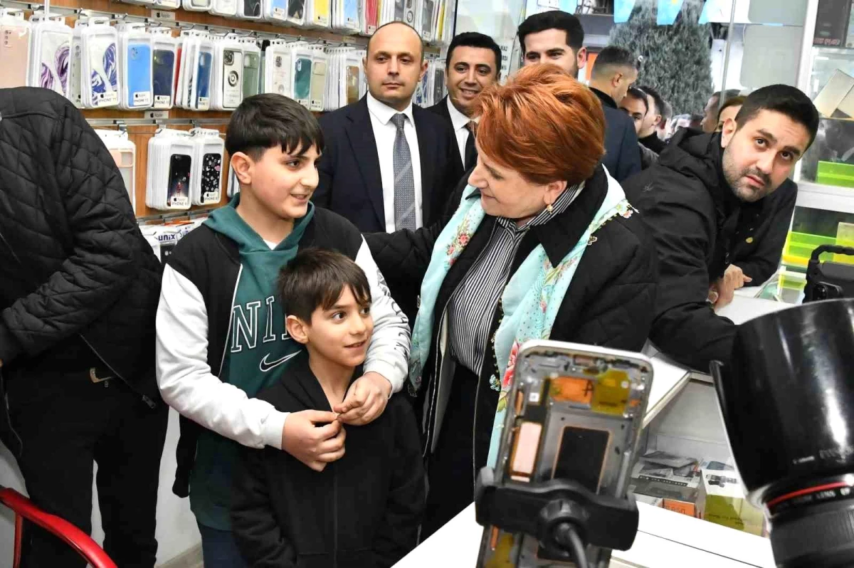 Meral Akşener, Ankara Sincan\'da esnafı ziyaret etti