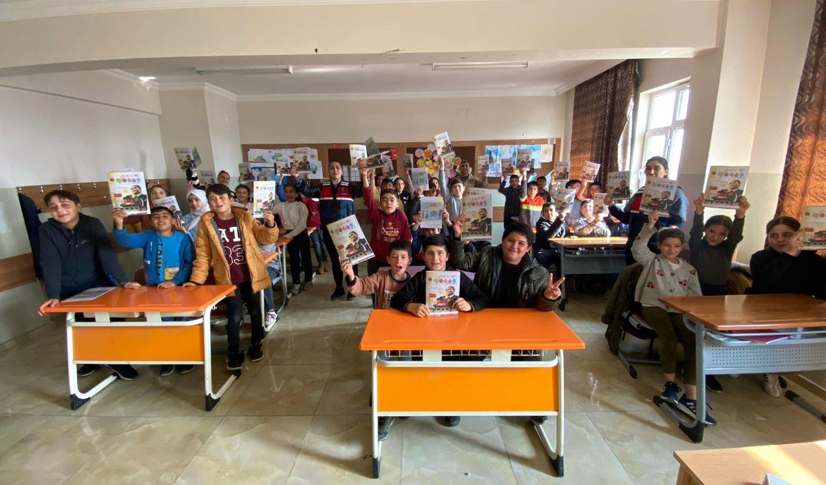 Gaziantep Jandarma Ekipleri 2 Bin İlkokul Öğrencisine Güvenli Okul Eğitimi Verdi
