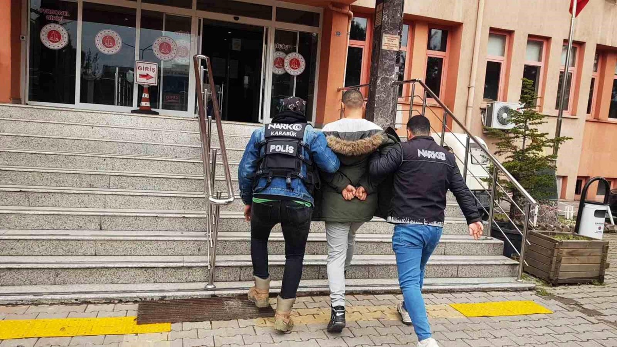 Karabük\'te Uyuşturucu Operasyonunda 8 Kişi Yakalandı, 1 Kişi Tutuklandı