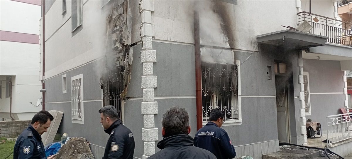 Karaman\'da 4 Katlı Binanın Zemin Katında Çıkan Yangın Söndürüldü