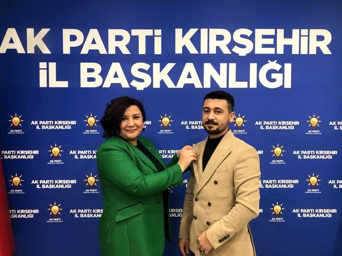 Kırşehir\'de CHP Üyesi Hüseyin Parlatan AK Parti\'ye Katıldı