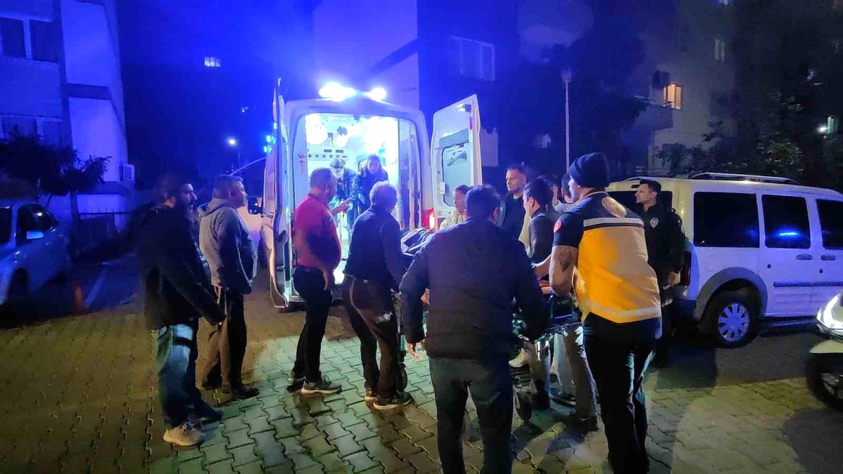Kuşadası\'nda Balkondan Düşen Kadın Yaralandı