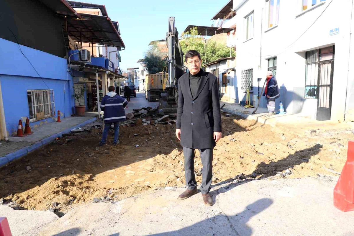 Nazilli Belediyesi Yıldıztepe Mahallesi 51 Sokak\'ın Yol Sorununa Çözüm Buluyor