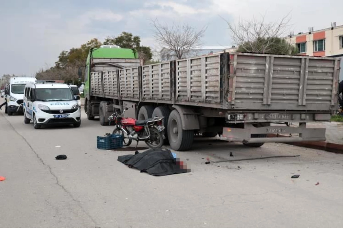 Adana\'da motosikletin park halindeki tıra arkadan çarptığı kazada sürücü hayatını kaybetti