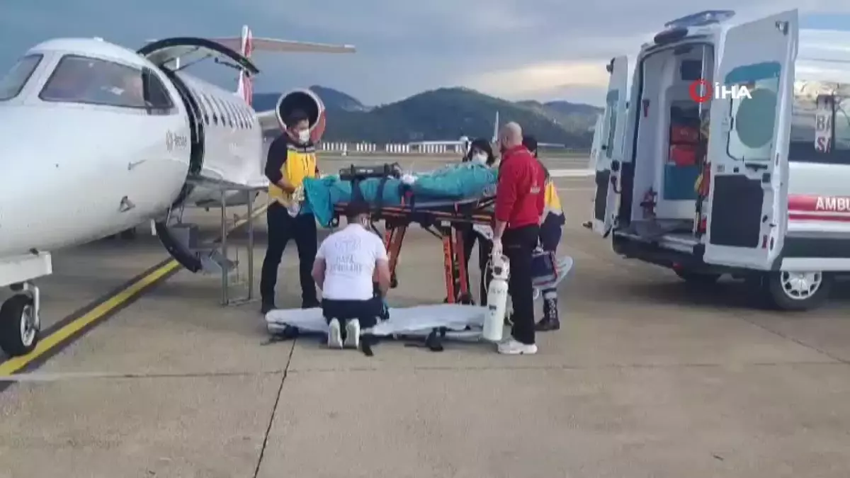 Soba yakarken kendini yakan işçi ambulans uçakla sevk edildi