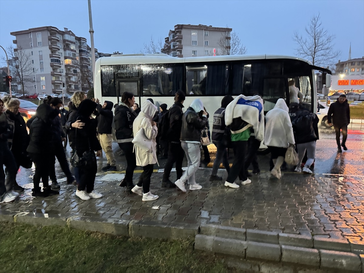 Tekirdağ\'da düzenlenen fuhuş operasyonunda 37 şüpheli gözaltına alındı
