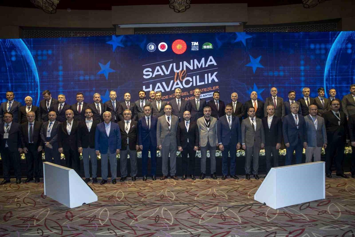 Ticaret Bakanı: Türkiye Savunma Sanayisinde Uluslararası Alanda Övgüyle Bahsediliyor