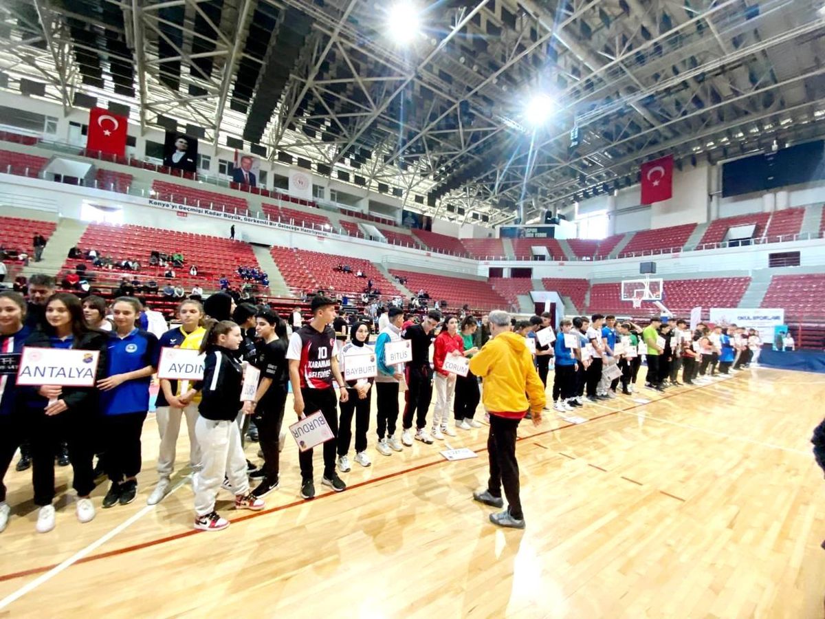 Bayburtlu bilek güreşi sporcusu Rümeysa Güçlü Türkiye üçüncüsü oldu