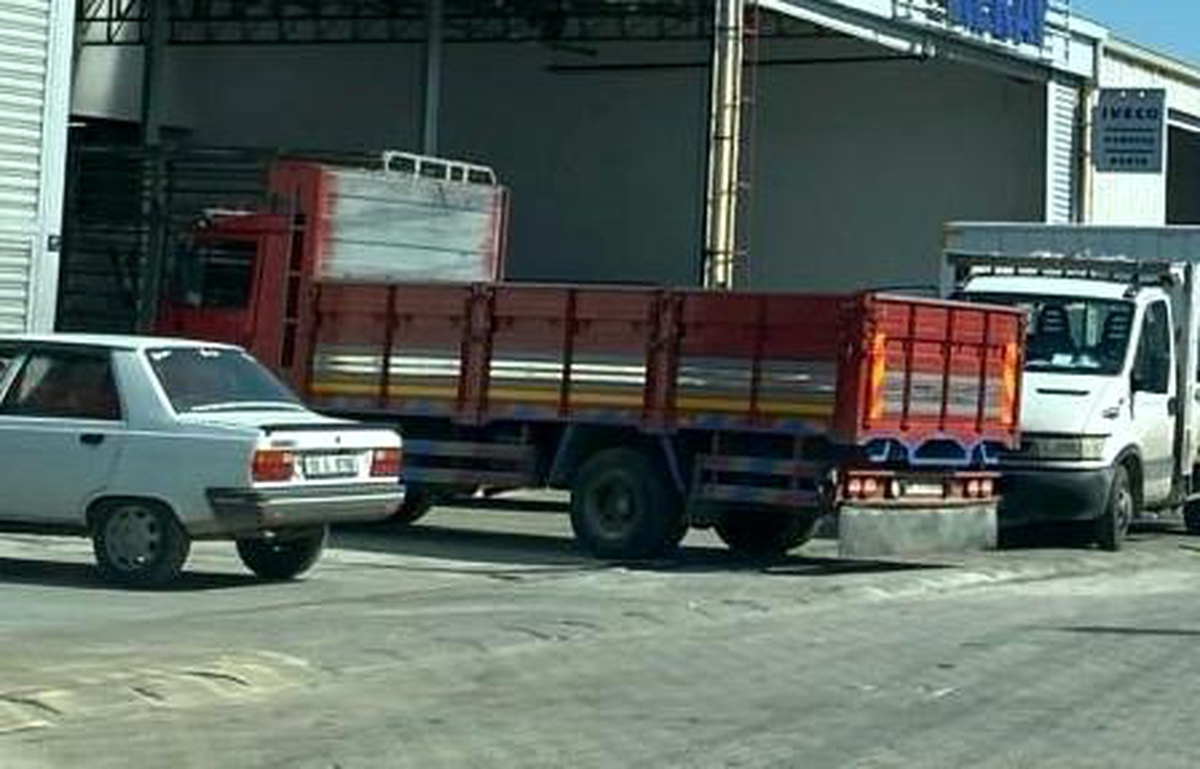Aydın\'da araç servis istasyonunda işçi yağ kanalına düşerek yaralandı