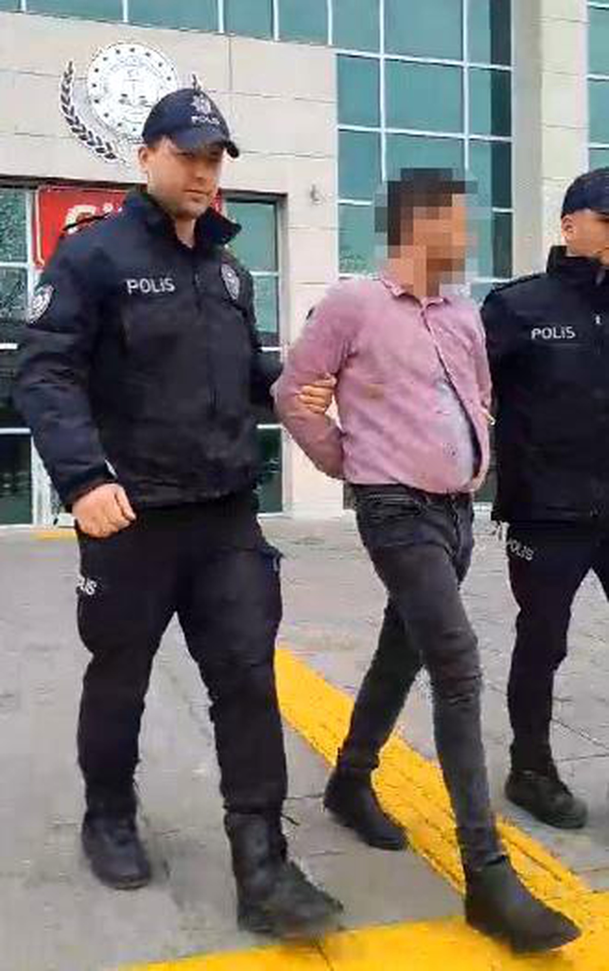 Tekirdağ\'da alacak verecek kavgası sonrası av tüfeğiyle araç durdurmaya çalıştı