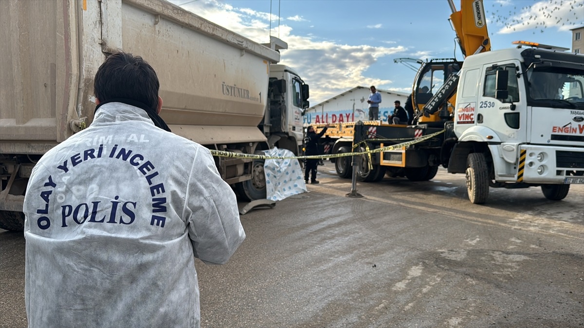 Adıyaman\'da hafriyat kamyonunun çarptığı motosiklet sürücüsü öldü