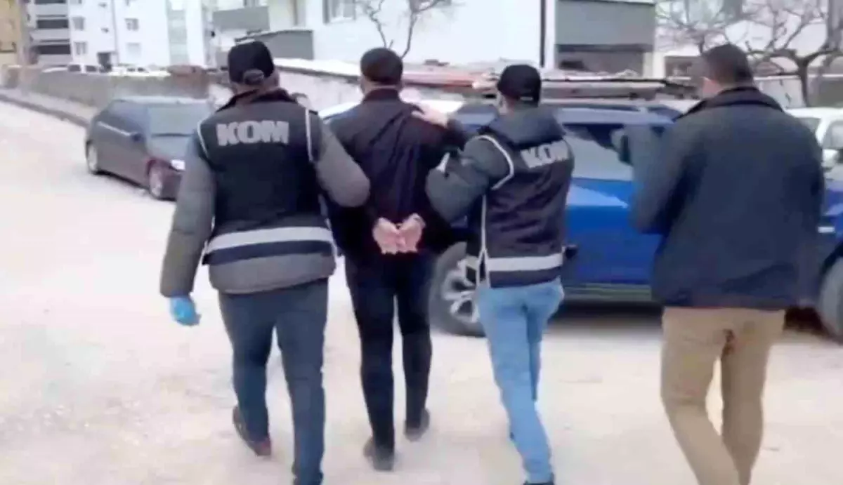 Bilecik'te 'Korkutlar' suç şebekesine operasyon: 15 gözaltı