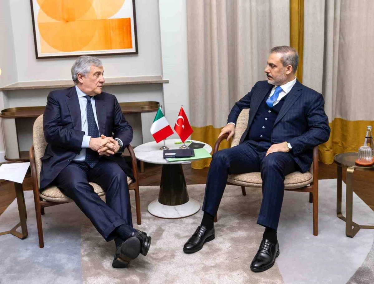 Dışişleri Bakanı Hakan Fidan, Almanya\'da İtalya Başbakan Yardımcısı ile görüştü