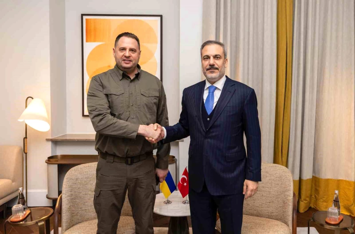 Dışişleri Bakanı Hakan Fidan, Almanya\'da Ukrayna Devlet Başkanlığı Ofisi Başkanı ile görüştü
